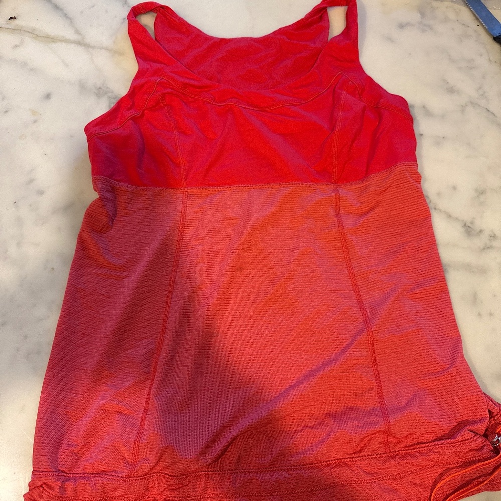 Lululemon tank